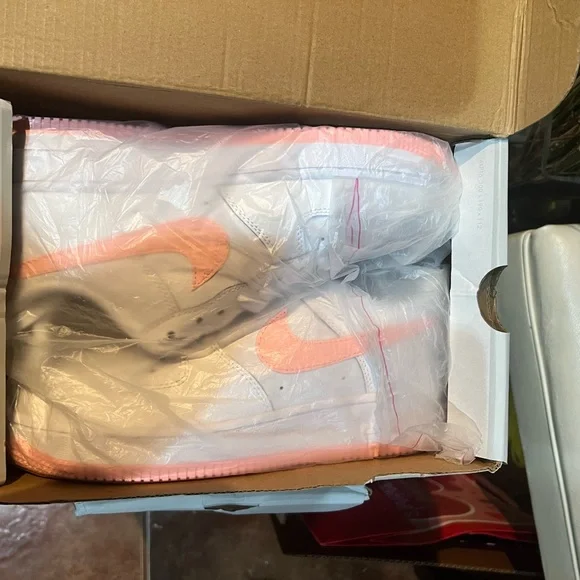 Nike Air Force 1.. Pink and White.. - Picture 4 of 6